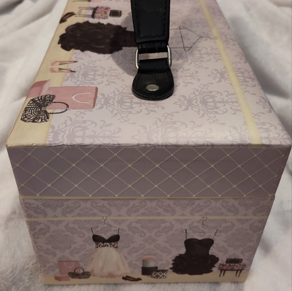 NEW! Storage Trunk - Picture 8 of 11